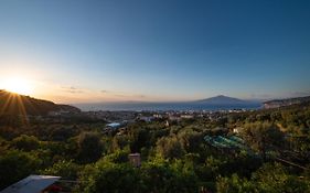 Sorrentovibes - Sea View Rooftop Apartment With Jacuzzi & Garden
