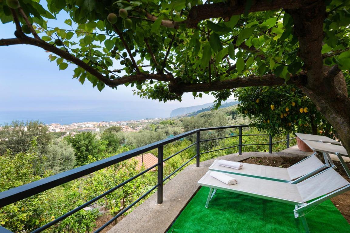 Sorrentovibes - Sea View Rooftop Apartment With Jacuzzi & Garden Exterior foto